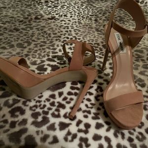 Steve Madden nude heels
